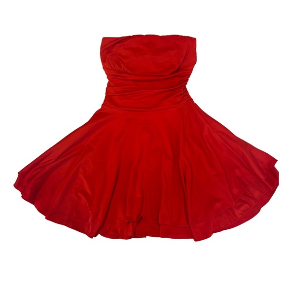 SHEIN Red Strapless Pleated Tiered Dress - Picture 5 of 16